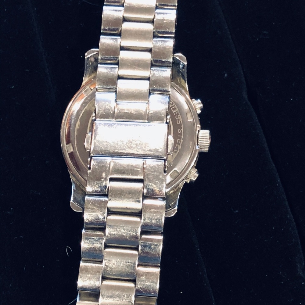 Watch - Picture 3 of 4